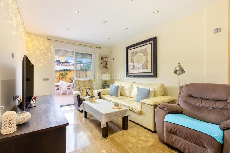 Foto 5436358d-126a-43fa-af14-dd3727705570. Casa aparellada amb aparcament piscina a Nueva Torrequebrada Benalmádena