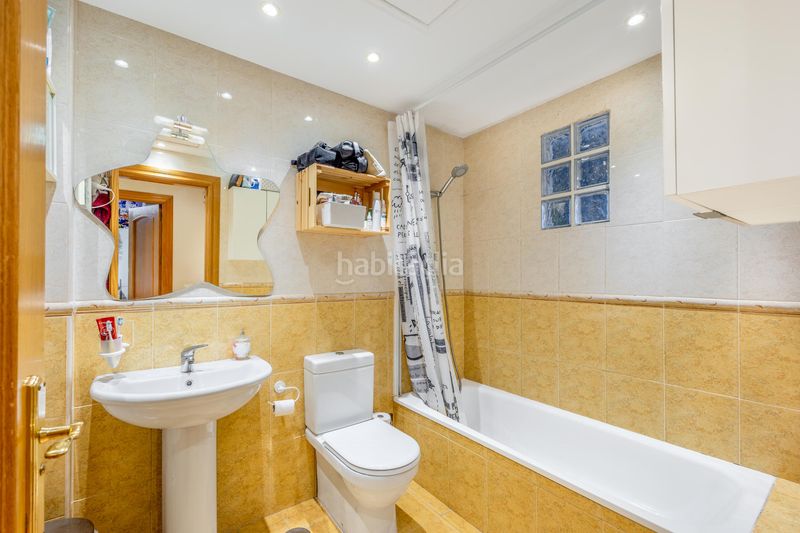 Foto 587d5c2b-625d-4cb3-a13e-2aa009336936. Casa aparellada amb aparcament piscina a Nueva Torrequebrada Benalmádena