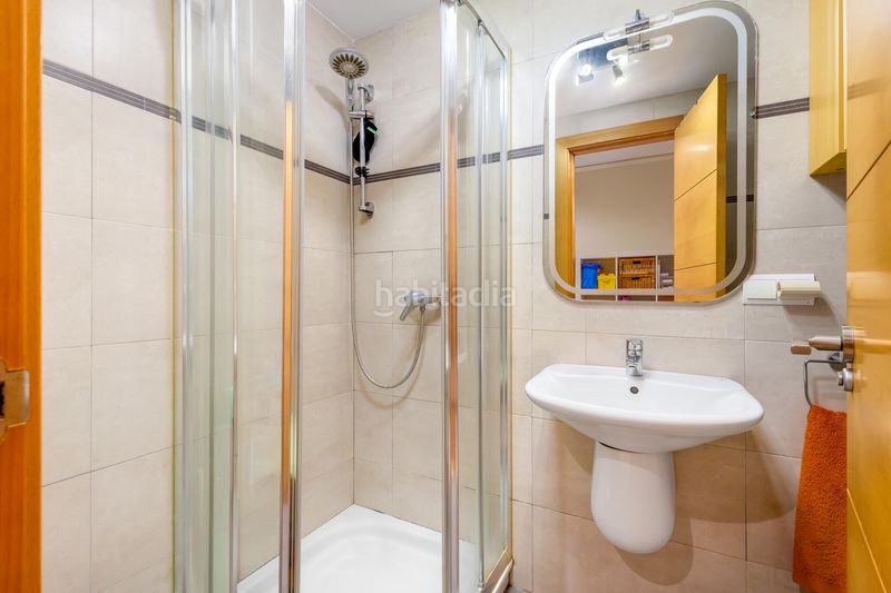 Foto 5bf40412-c5a8-4198-8b3b-41687d11639e. Casa aparellada amb aparcament piscina a Nueva Torrequebrada Benalmádena