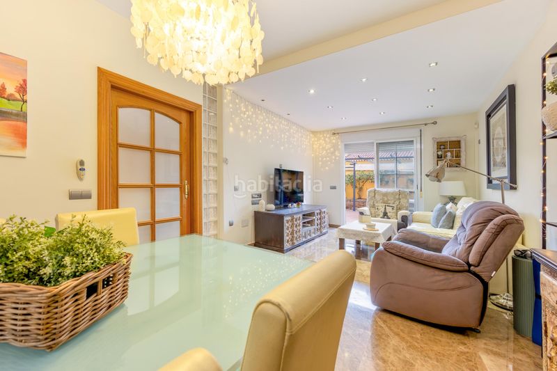 Foto 7356a0a2-ed6a-4a08-99e3-46efd8e848f4. Casa aparellada amb aparcament piscina a Nueva Torrequebrada Benalmádena