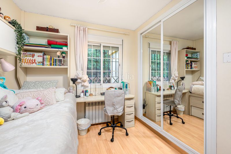 Foto b4e12b92-b0da-4c0e-a022-bd7a210e6519. Casa aparellada amb aparcament piscina a Nueva Torrequebrada Benalmádena