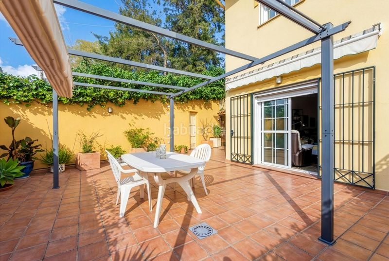 Foto bf877e36-c277-4080-b279-1401fbebe9a1. Casa aparellada amb aparcament piscina a Nueva Torrequebrada Benalmádena
