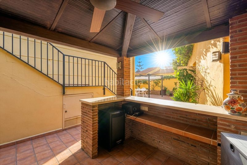 Foto d2e3f7a5-42d7-4029-843c-cdd1304bd65a. Casa aparellada amb aparcament piscina a Nueva Torrequebrada Benalmádena