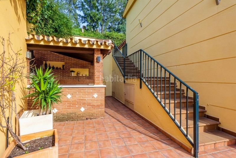 Foto f674d9c7-fe7e-4e61-9ec0-064a9d31f191. Casa aparellada amb aparcament piscina a Nueva Torrequebrada Benalmádena