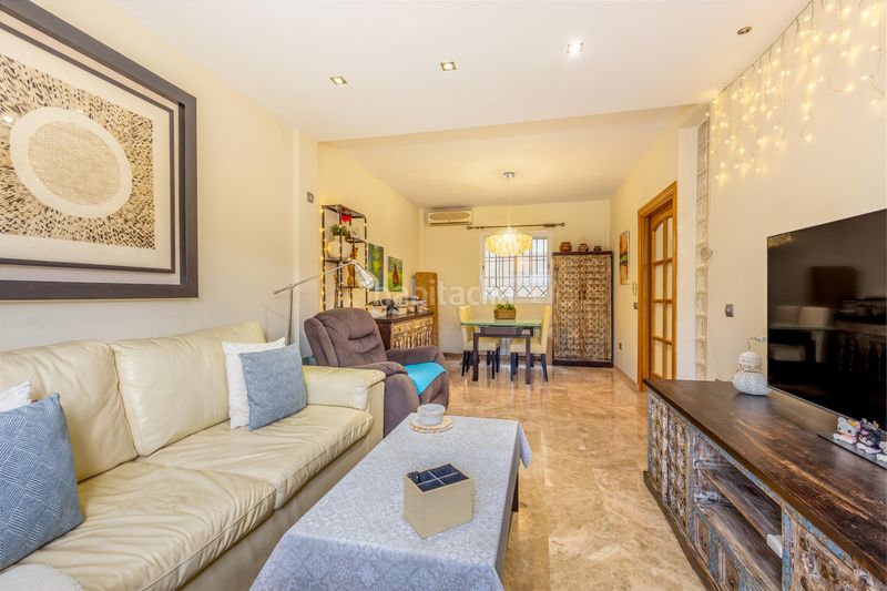 Foto feb82111-b502-4c49-9dec-7b9c18b377ad. Casa aparellada amb aparcament piscina a Nueva Torrequebrada Benalmádena