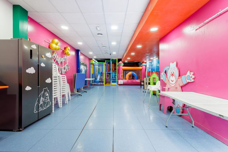 Foto 947d1b43-ed3d-4cd1-b9ef-eec5cfb1a08e. Nau industrial a Distrito Zeta - Recinto Ferial Cortijo de Torres Málaga