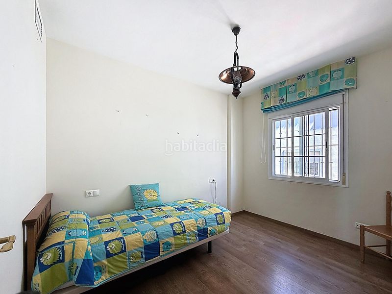 Foto b4ce752d-e7ec-4478-966b-0ea96de17561. Casa adossada amb calefacció aparcament a Los Pacos Fuengirola