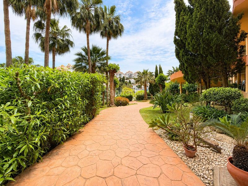 Foto 748f4a5c-1b7c-4c66-902f-4947b119e350. Apartament amb aparcament piscina a Cortijo Torrequebrada Benalmádena