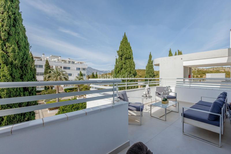 Foto fe333f28-c2fc-4554-9ae5-c36947ff3c10. Àtic amb aparcament piscina a la cala Mijas Mijas