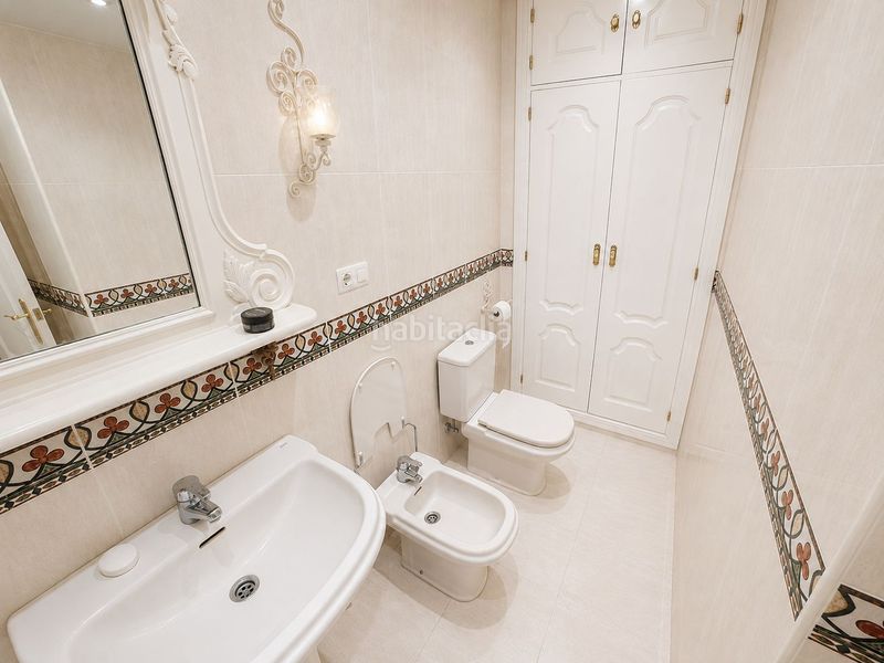 Foto b2e3a178-bed8-416b-bcc1-d5d64a7f0fa0. Apartament amb aparcament piscina a Torreblanca del Sol Fuengirola