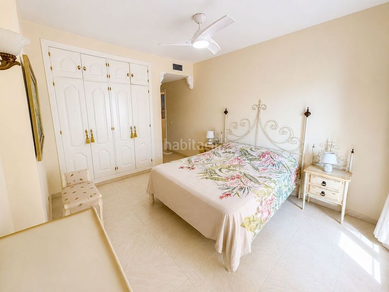 Foto b5de8dc3-8d8e-462e-b92b-499297ba1bfe. Apartament amb aparcament piscina a Torreblanca del Sol Fuengirola