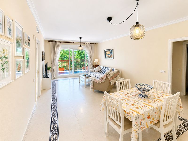 Foto e99e15f2-0900-4875-8b43-12305a3cfe2c. Apartament amb aparcament piscina a Torreblanca del Sol Fuengirola