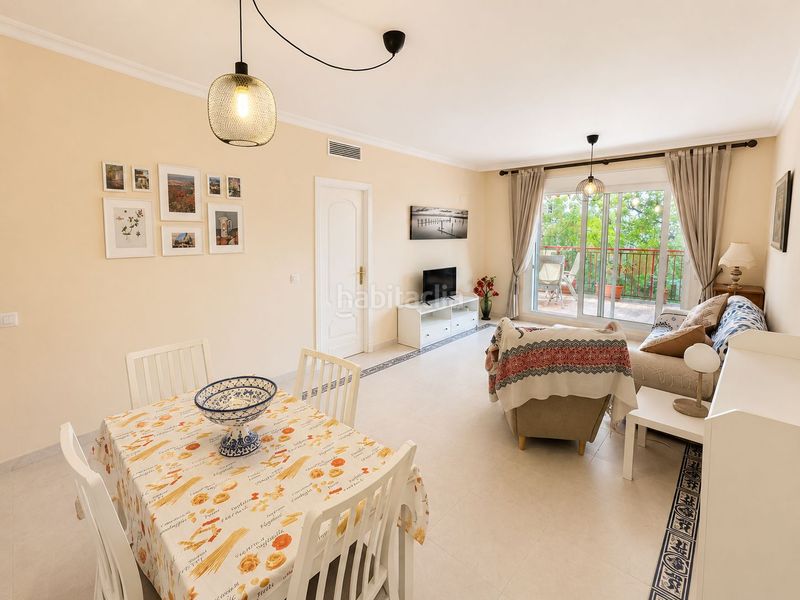 Foto eedcd068-0a1e-4010-b842-2788139aab2b. Apartament amb aparcament piscina a Torreblanca del Sol Fuengirola