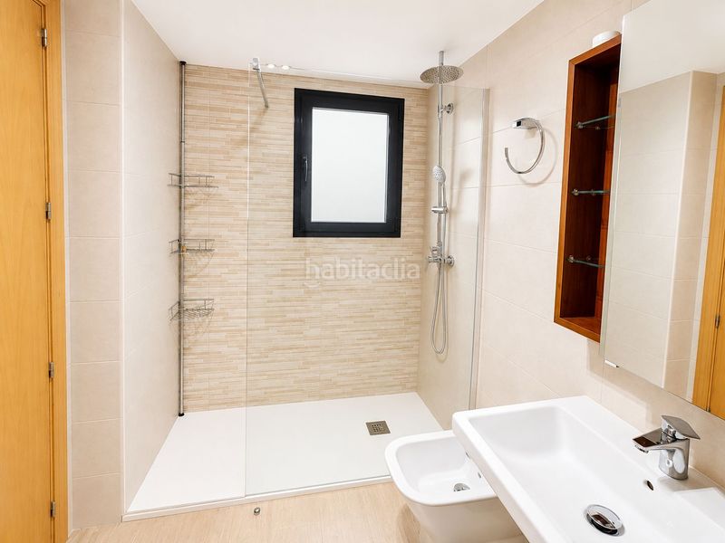Foto aa6aacef-e1f7-42f1-9754-e80d1bedd5fd. Apartament amb aparcament piscina a Los Pacos Fuengirola