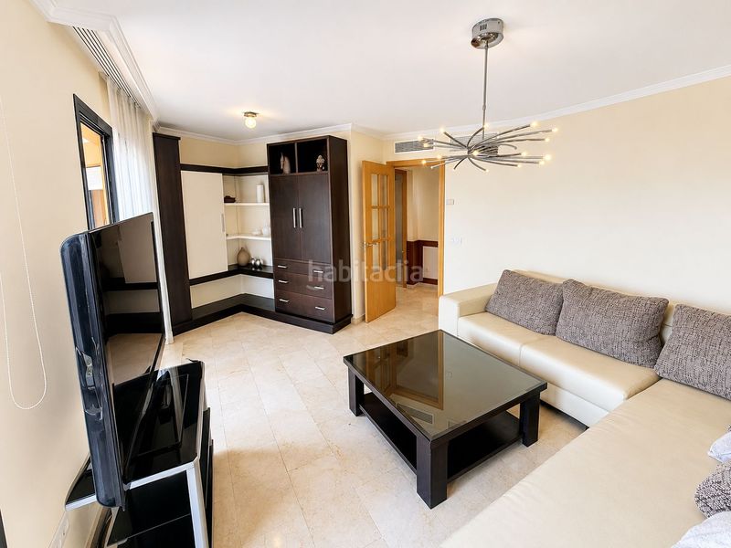 Foto b1b5b2cf-9103-4c42-b989-a6eff747d44c. Apartament amb aparcament piscina a Los Pacos Fuengirola