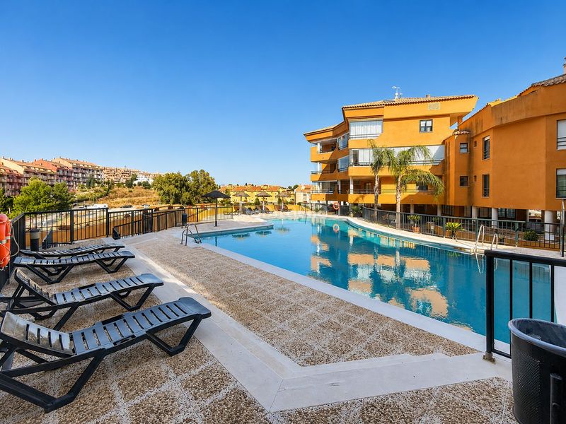 Foto b9244a4e-78a5-4071-92d9-cea04718706d. Apartament amb aparcament piscina a Los Pacos Fuengirola