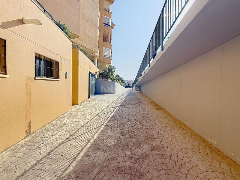 Foto df778dff-b5ed-4127-8c34-4807b3dd8da3. Apartament amb aparcament piscina a Los Pacos Fuengirola