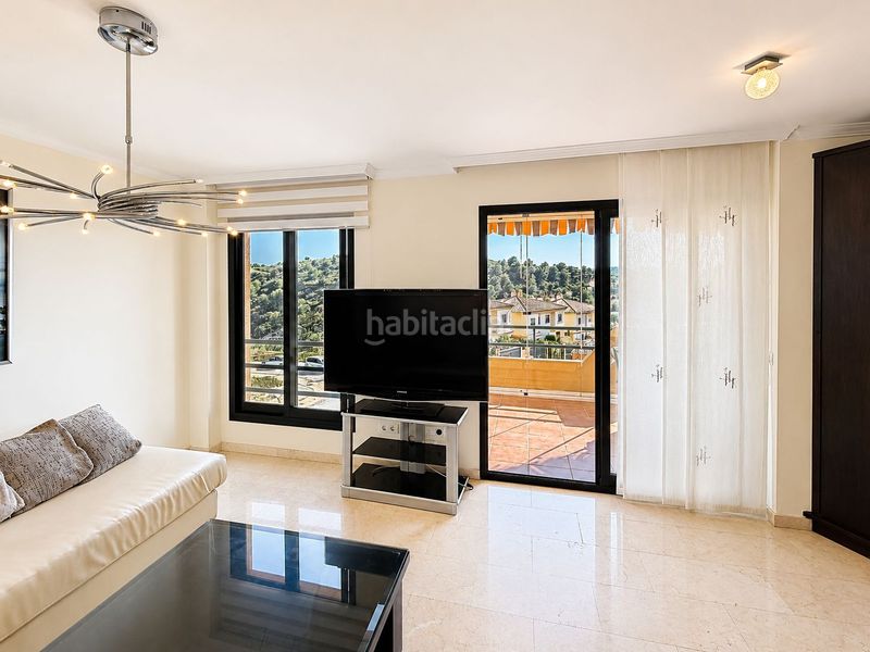 Foto fd46d7d2-fb27-4712-979c-0f29409696b0. Apartament amb aparcament piscina a Los Pacos Fuengirola