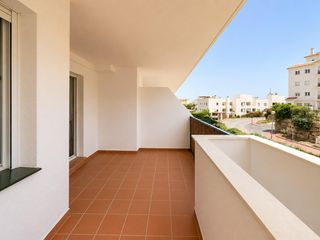 Apartament  Calle del geranio 31. Piso de 3 dormitorios en venta a tan solo 200 m de la playa