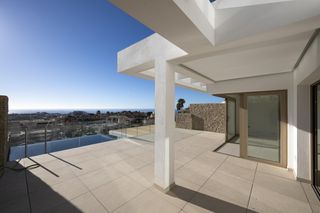 Apartment  Calle arquitectos. Luxury groundfloor apartment with private infinity pool  sea vie