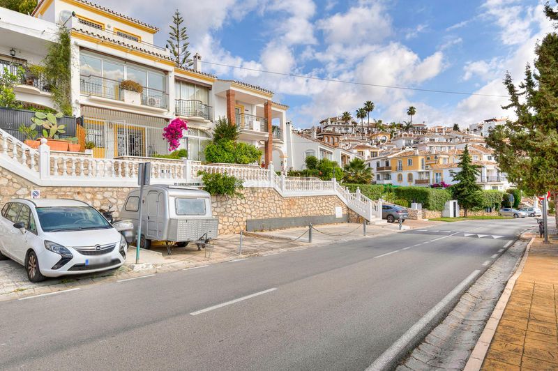 Foto 7b8114f2-a8e5-4539-9be0-2043588389f0. Casa adossada amb calefacció aparcament a Mijas golf Mijas