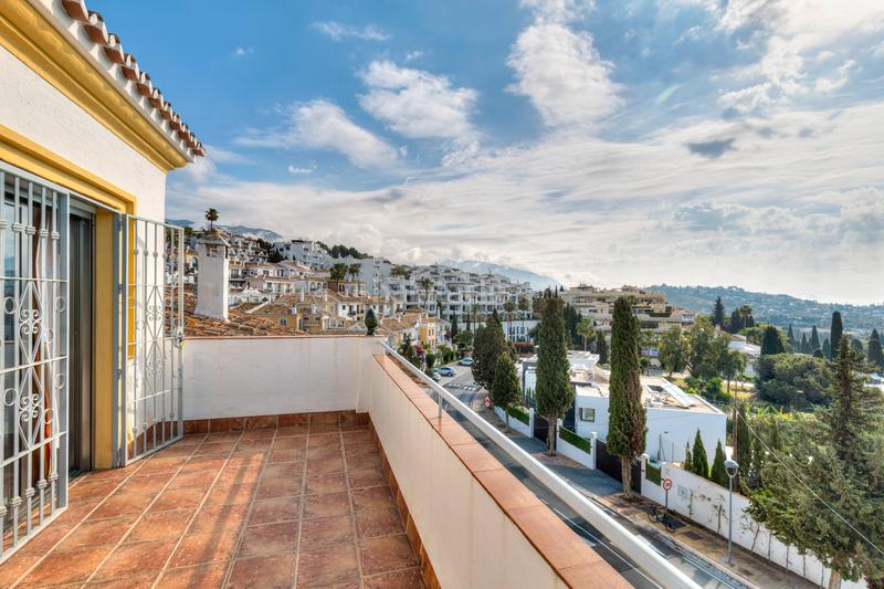 Foto 8f84451d-9e5a-4385-b208-933dbdff28e4. Maison jumelée avec parking dans Mijas golf Mijas