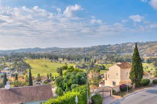 Casa adossada  Avenida avenida de francia. Exclusiva casa adosada con vistas al golf y al mar en mijas golf