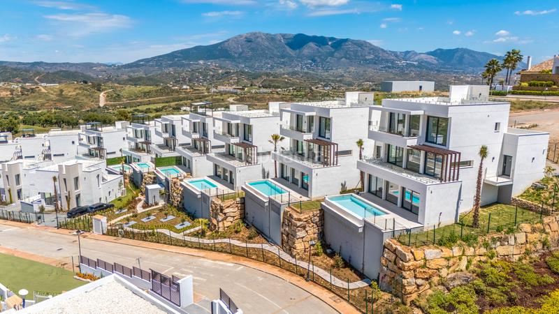 Foto 61560608-b5a4-46df-8ba7-f5ef33abe4a6. Chalet mit parking in Valtocado - La Alquería - La Atalaya Mijas