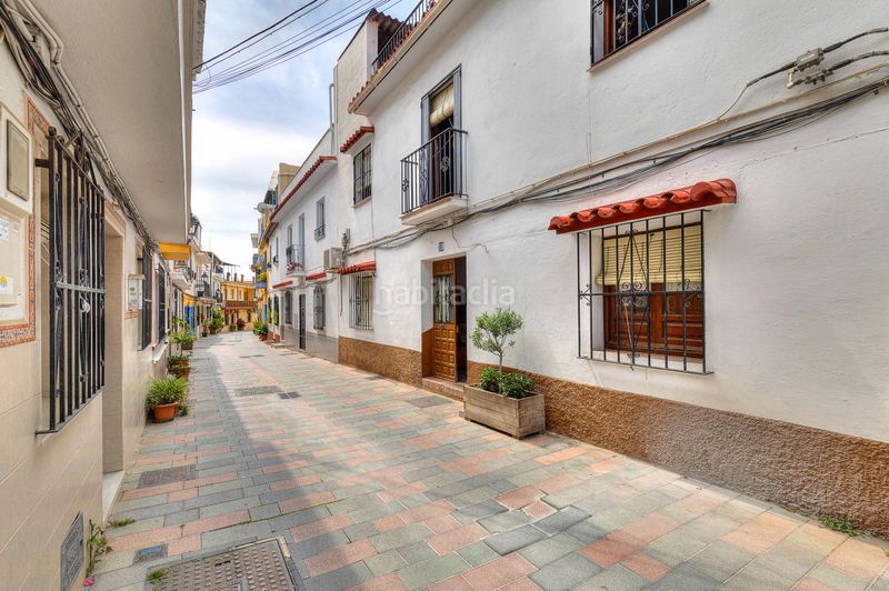 Foto d154d40c-92e3-4e17-8aaa-5cadbc43f377. Casa a Zona Miraflores Marbella