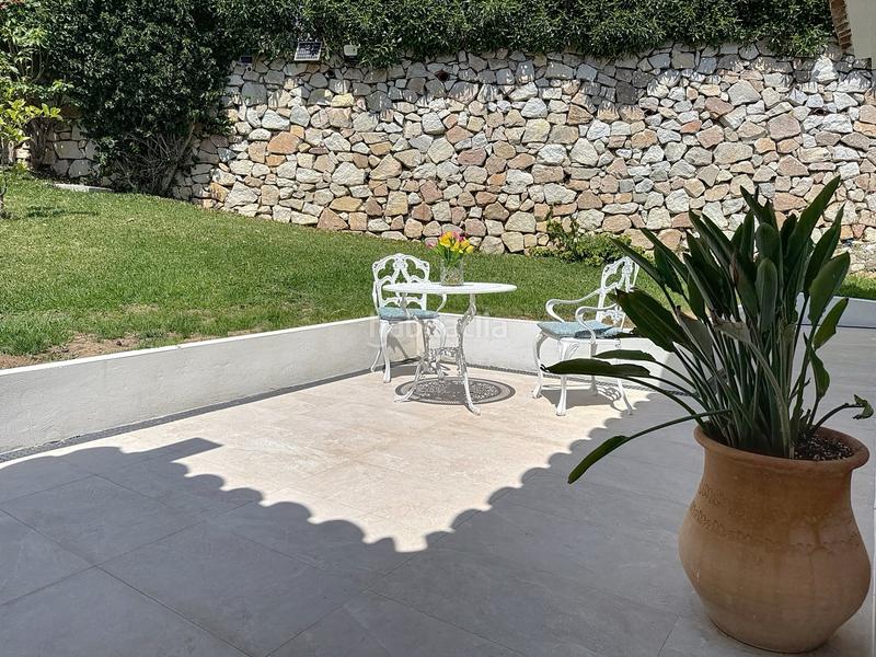 Foto 2df323fd-6efc-4fc0-9bab-07d2630f6e27. Chalet villa en venta en el faro con piscina, jardín y cercanía a la playa en Mijas