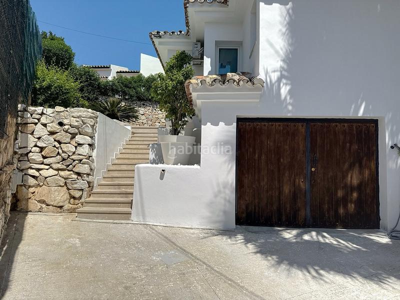 Foto 548d7866-6148-4b77-8594-c0ebae7ce1e0. Chalet villa en venta en el faro con piscina, jardín y cercanía a la playa en Mijas