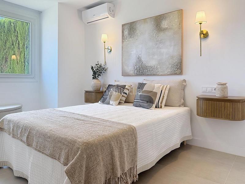 Foto b0d41ed5-9bf0-493e-b46d-f3e498822573. Chalet villa en venta en el faro con piscina, jardín y cercanía a la playa en Mijas