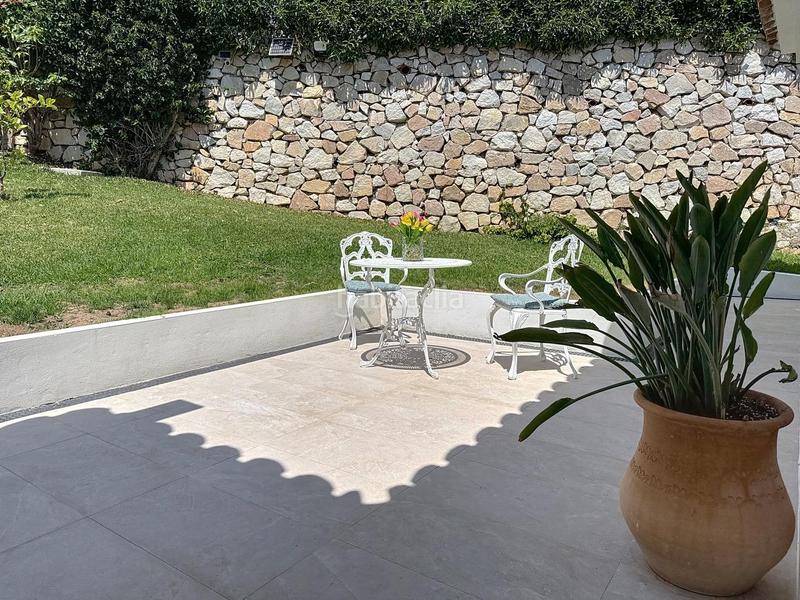 Foto c88a49b9-dd13-4766-8a78-a58e7515d34c. Chalet villa en venta en el faro con piscina, jardín y cercanía a la playa en Mijas