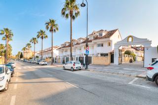 Casa aparellada  Avenida avenida de mijas, 81. Encantadora casa pareada en venta en el coto, mijas