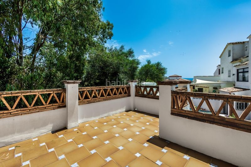 Foto b1be784d-ed1a-4fe3-a86b-17ab4131e253. Casa aparellada amb aparcament piscina a Calahonda Mijas