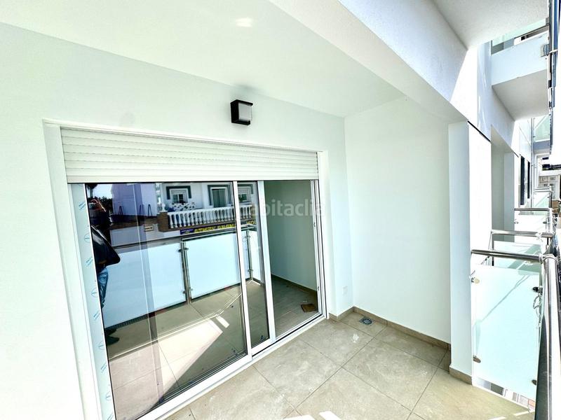 Foto 531092b9-dd40-4109-9fac-b21fd09a6c7f. Apartamento  en venta segunda planta con terraza y excelente ubicación en Fuengirola