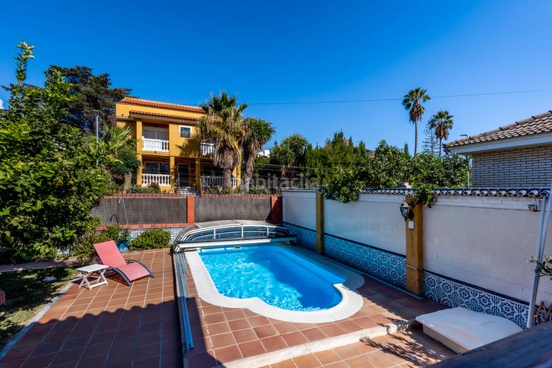 Foto 177c7ba7-24f7-46dc-85ef-524a7c4581be. Chalet mit parking pool in Puertosol Málaga