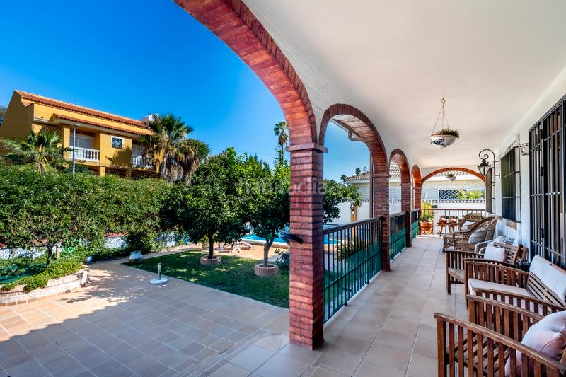 Foto 4de1f519-7d9d-4a2c-9b8d-3b411f0e2288. Chalet mit parking pool in Puertosol Málaga