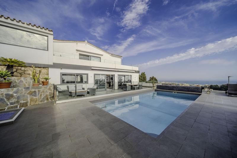 Foto a3c24b44-c1e8-4459-9c0b-a215ed9cae9a. Chalet mit parking pool in Los Nadales - Tio Charles Benalmádena