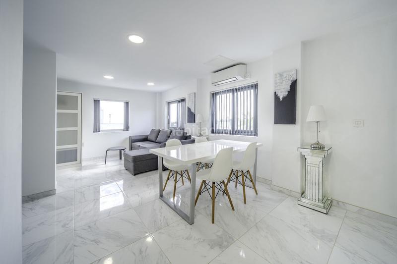 Foto c38d1671-d953-4947-807a-b591fb712c07. Chalet mit parking pool in Los Nadales - Tio Charles Benalmádena