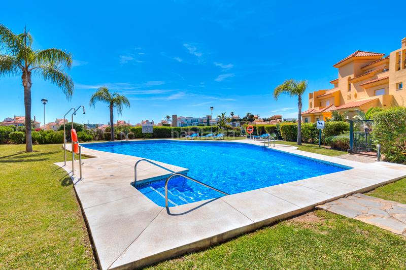 Foto 5fc56a37-0bab-426e-a3c4-dd3d957337d9. Àtic amb aparcament piscina a Riviera del Sol Mijas