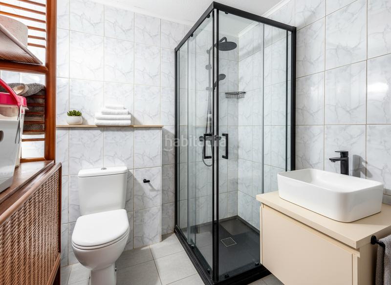 Foto 4a5aaeff-c12f-466f-a2ab-3ca6d4683e31. Chalet avec parking piscine dans Calahonda Mijas