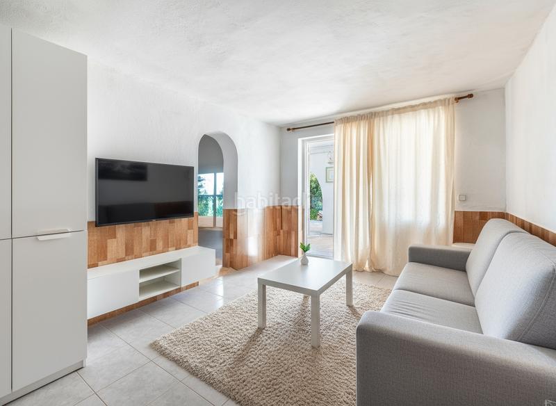 Foto a9204050-ca77-445a-ae14-d2e9427086ea. Chalet avec parking piscine dans Calahonda Mijas