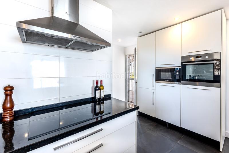 Foto b1ae077e-be21-4739-a461-1cf0e2e5e0ad. Chalet avec parking piscine dans Calahonda Mijas