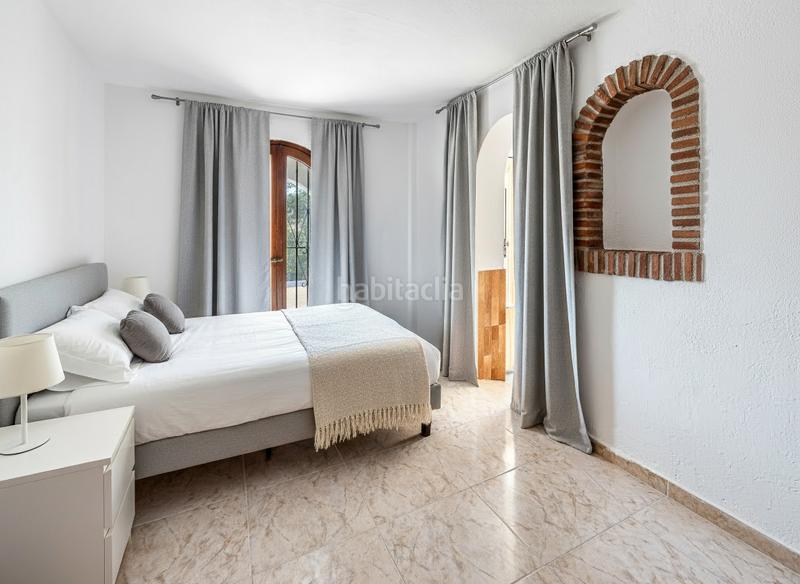 Foto e41d850e-0cbc-47af-9a01-69a8521be27e. Chalet avec parking piscine dans Calahonda Mijas