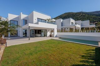 Chalet à Urbanizacion buena vista. Villa de lujo en venta  urbanización buena vista mijas
