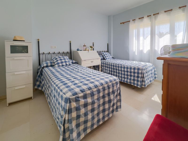 Foto 072acfdf-54d6-4a26-ad31-f7745e3ad8b5. Apartament amb aparcament a Playa de los Boliches Fuengirola