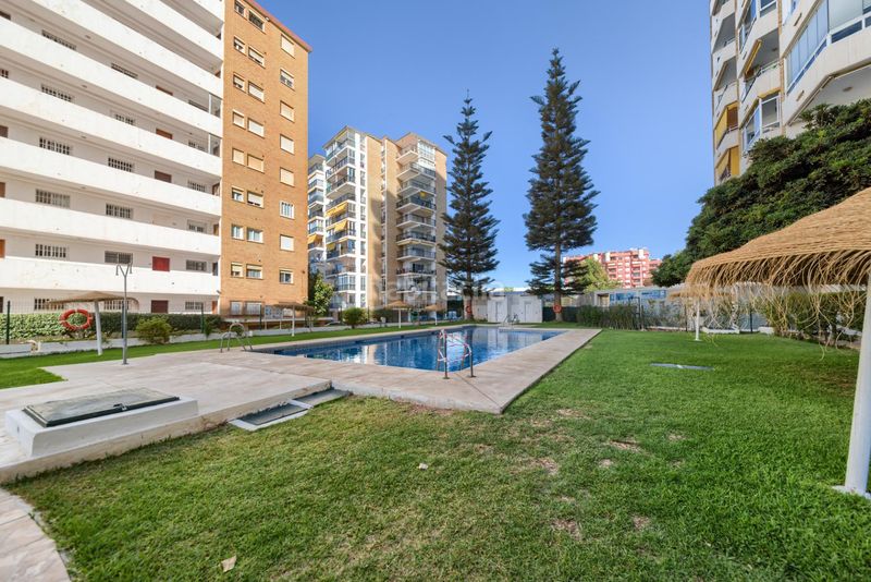 Foto 6124ac86-35c8-422a-8e5a-dc90b3a18d22. Apartament amb aparcament a Playa de los Boliches Fuengirola