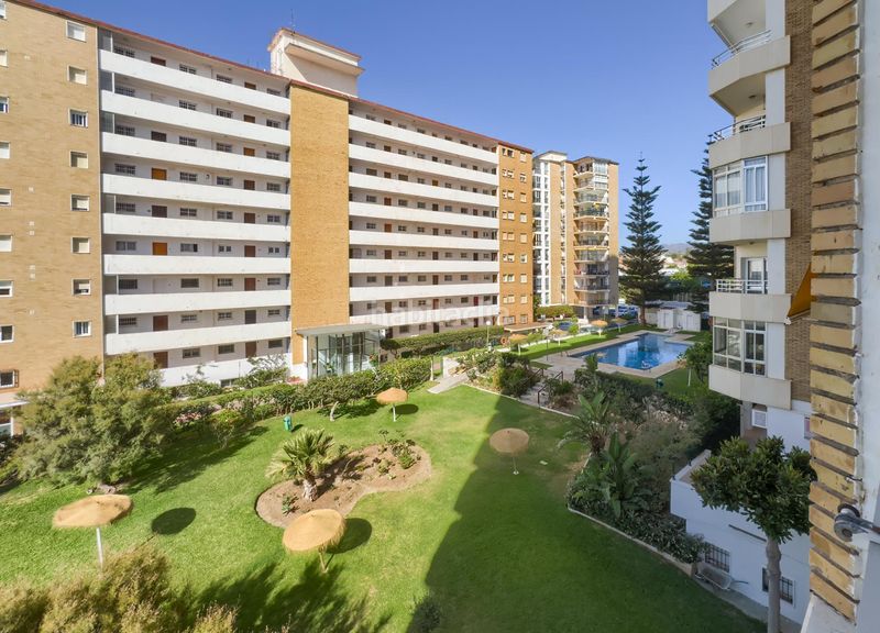 Foto e9c8e3da-1185-472f-9257-76f709856248. Apartament amb aparcament a Playa de los Boliches Fuengirola