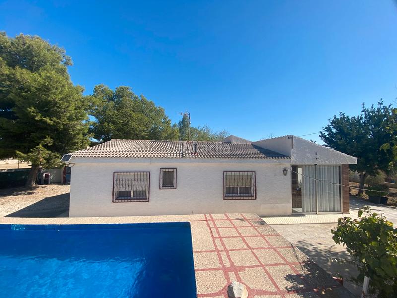 Foto cd190b70-0e6f-4024-b123-aa6f7975ba64. Masía en camino de los vientos 8c chalet finca rustica en Alicante